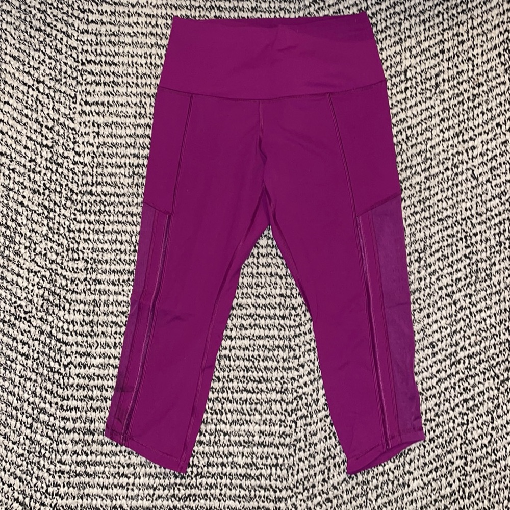 Lululemon fuchsia leggings with mesh side panel